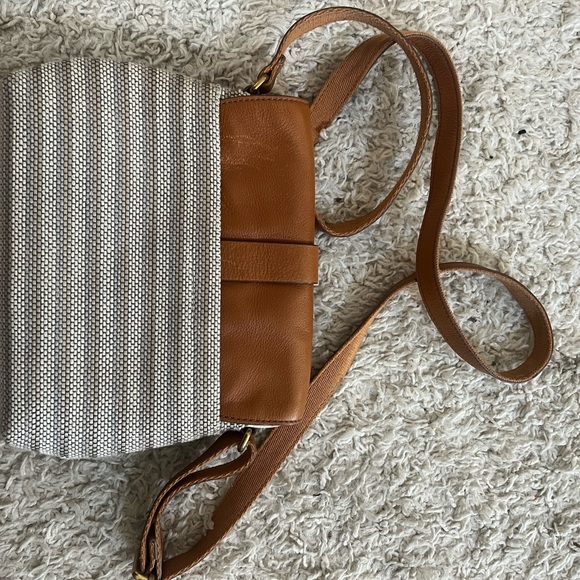 Fossil Crossbody - Picture 2 of 5